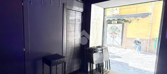 1-salle Propriété commerciale à Naples, Italy No. 59218 3