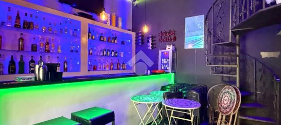 1-salle Propriété commerciale à Naples, Italy No. 59218 13