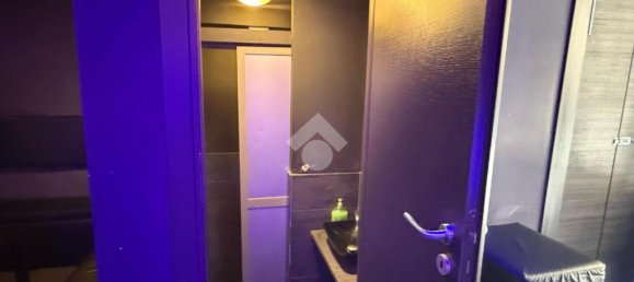 1-salle Propriété commerciale à Naples, Italy No. 59218 19