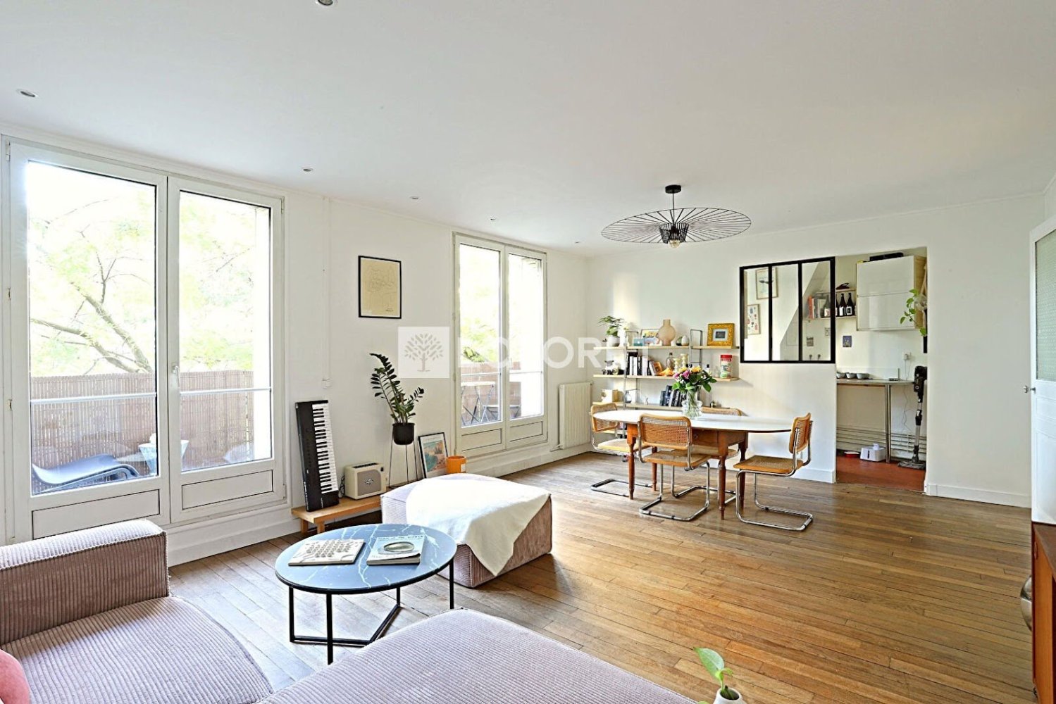 2 bedrooms Apartment in Paris, France No. 167480