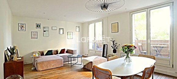 2 bedrooms Apartment in Paris, France No. 167480 3