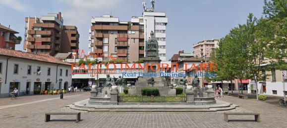 530m² Commercial property in Desio, Italy No. 359800 4