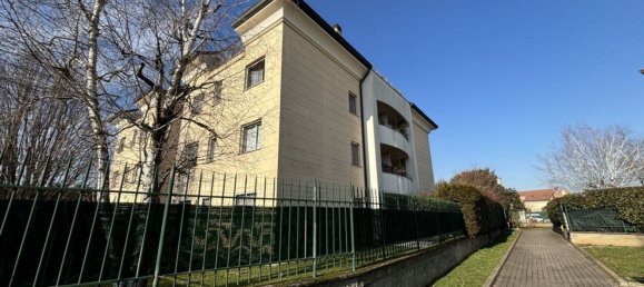 4 rooms Penthouse in Gessate, Italy No. 8324 2