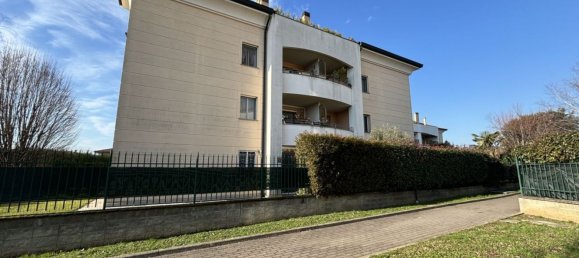 4 rooms Penthouse in Gessate, Italy No. 8324 4