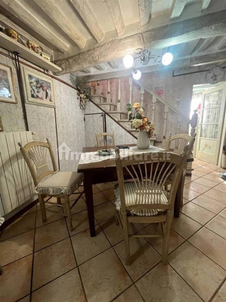 5 bedrooms Villa in Capannori, Italy No. 12770