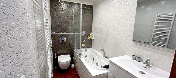 3 bedrooms Apartment in Courbevoie, France No. 137987 8