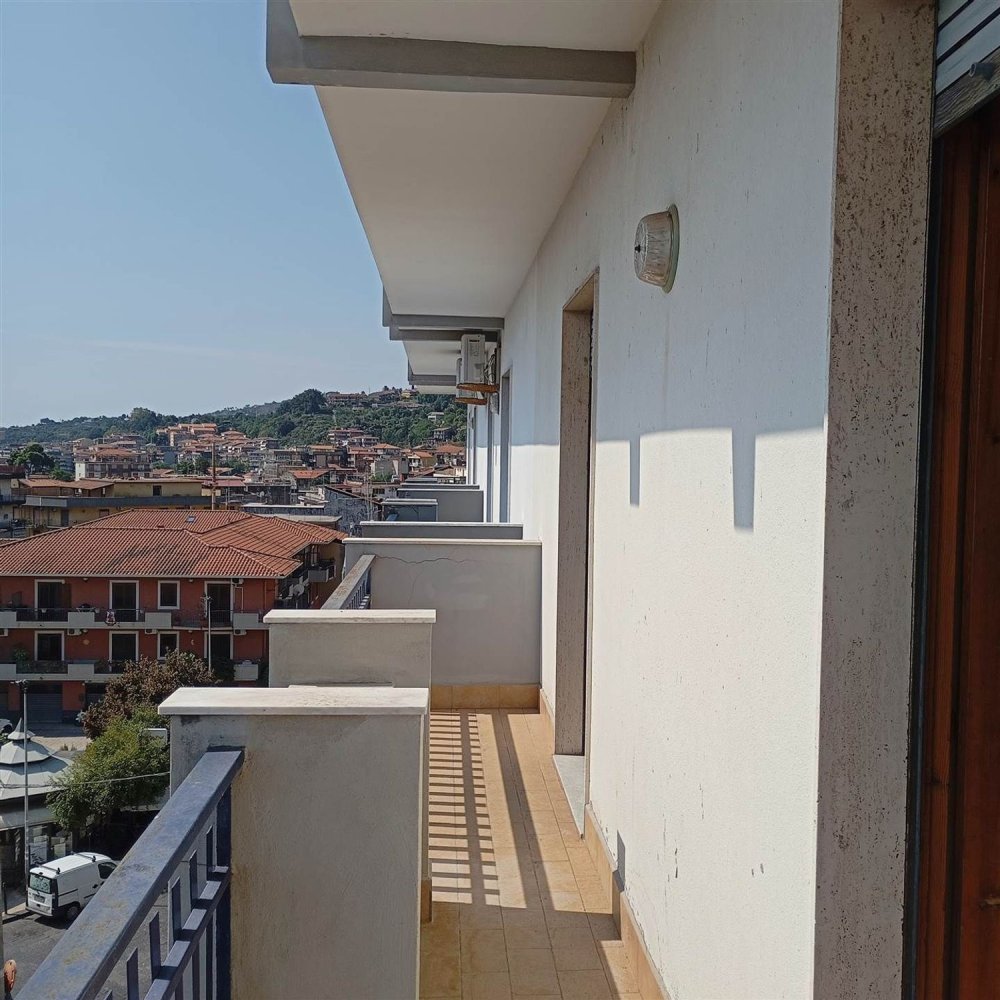 3 Schlafzimmer Wohnung in Aci Catena, Italy, Nr. 317082