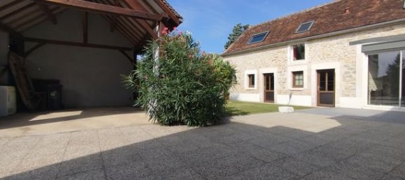 3 bedrooms House in Yonne, France No. 359727 18
