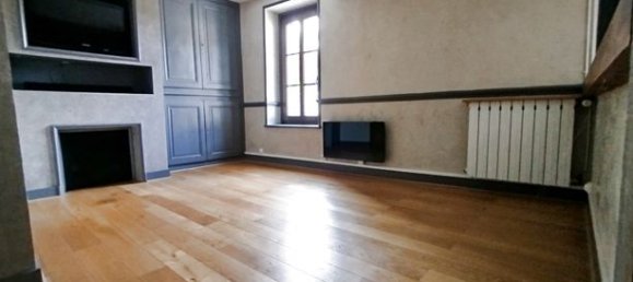 3 bedrooms House in Yonne, France No. 359727 5