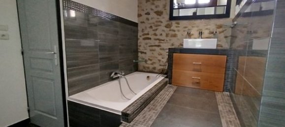 3 bedrooms House in Yonne, France No. 359727 10