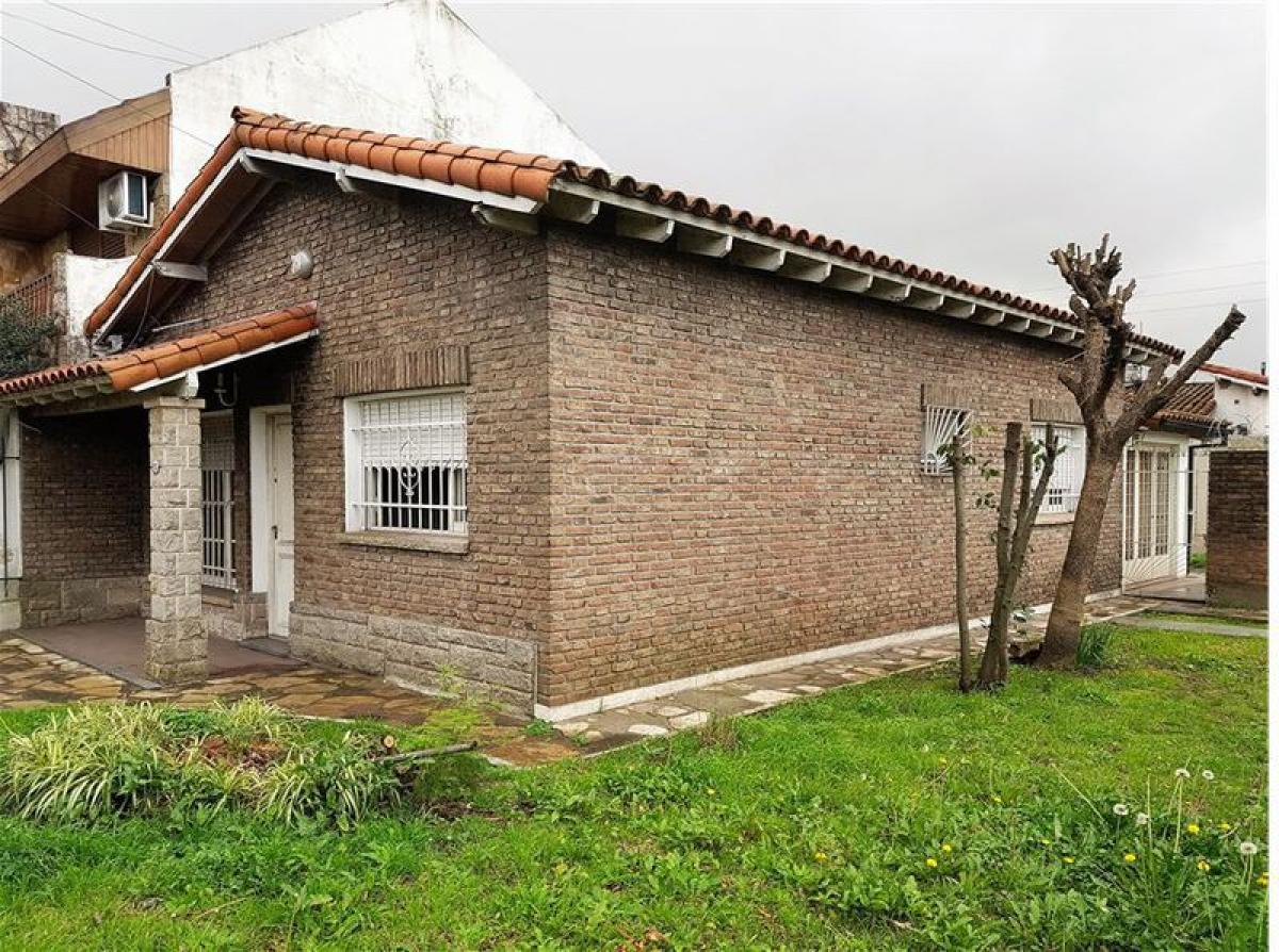 2 bedrooms House in Bermudez, Argentina No. 10218