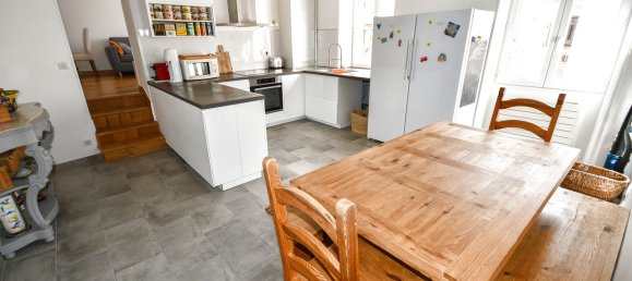 5 bedrooms House in Nanterre, France No. 186537 4