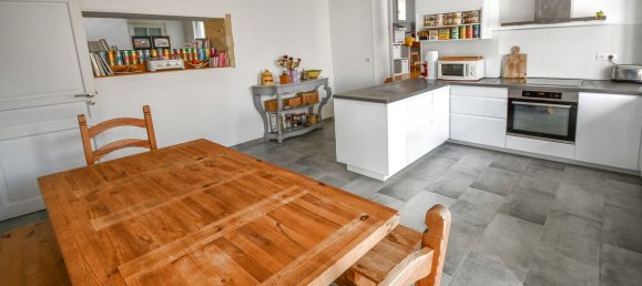 5 bedrooms House in Nanterre, France No. 186537 23