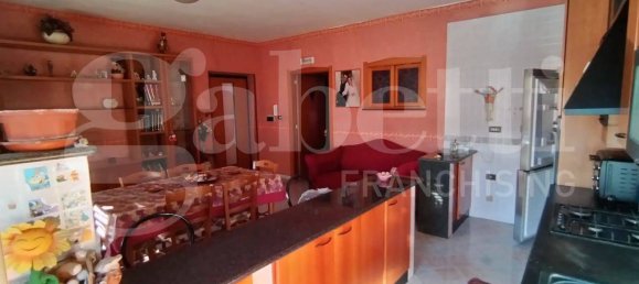 2 Schlafzimmer Wohnung in Sant'Arpino, Italy, Nr. 313642 4