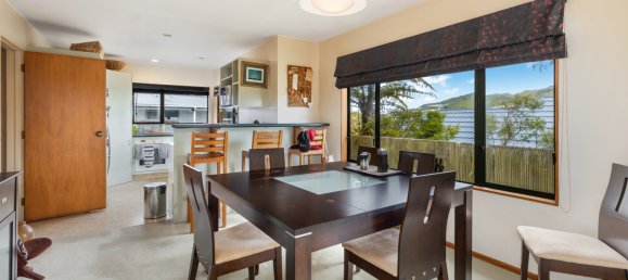 3 bedrooms House in Johnsonville, New Zealand No. 84 6