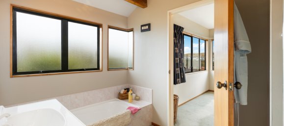 3 bedrooms House in Johnsonville, New Zealand No. 84 10