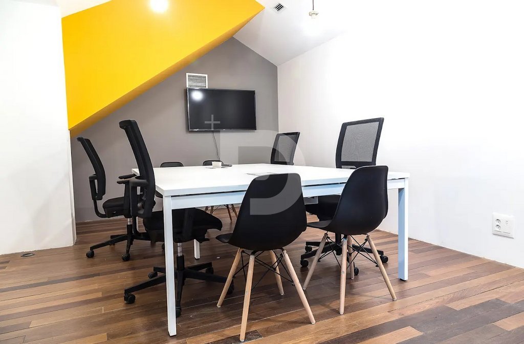 Gewerbliche Immobilie in L'Eixample, Spain 676m², Nr. 291746