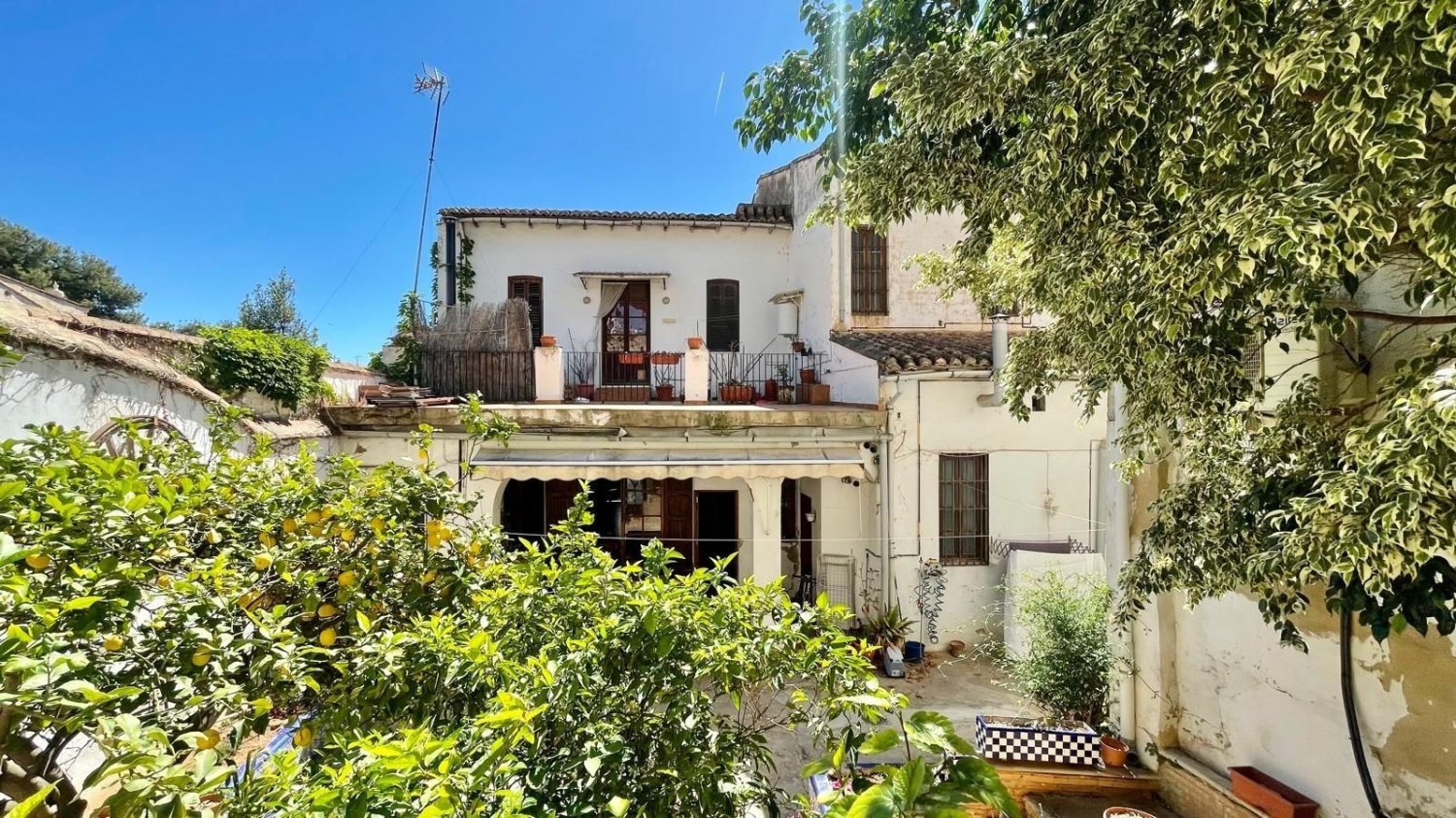 10 bedrooms House in Valencia, Spain No. 156203