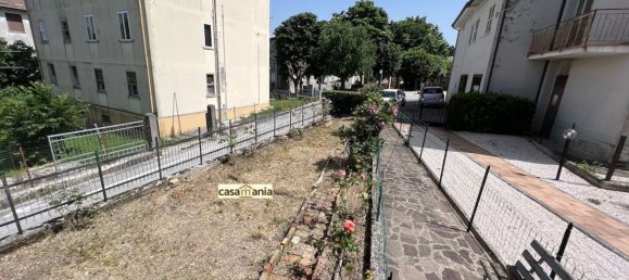 4 Schlafzimmer Wohnung in Serra Sant'Abbondio, Italy, Nr. 78824 23