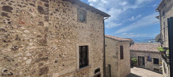 3 rooms Apartment in Vico nel Lazio, Italy No. 158617 2