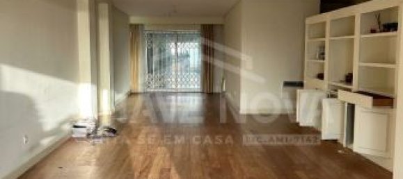 3 bedrooms Apartment in Porto, Portugal No. 51665 4