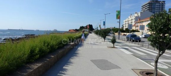 3 bedrooms Apartment in Porto, Portugal No. 51665 22