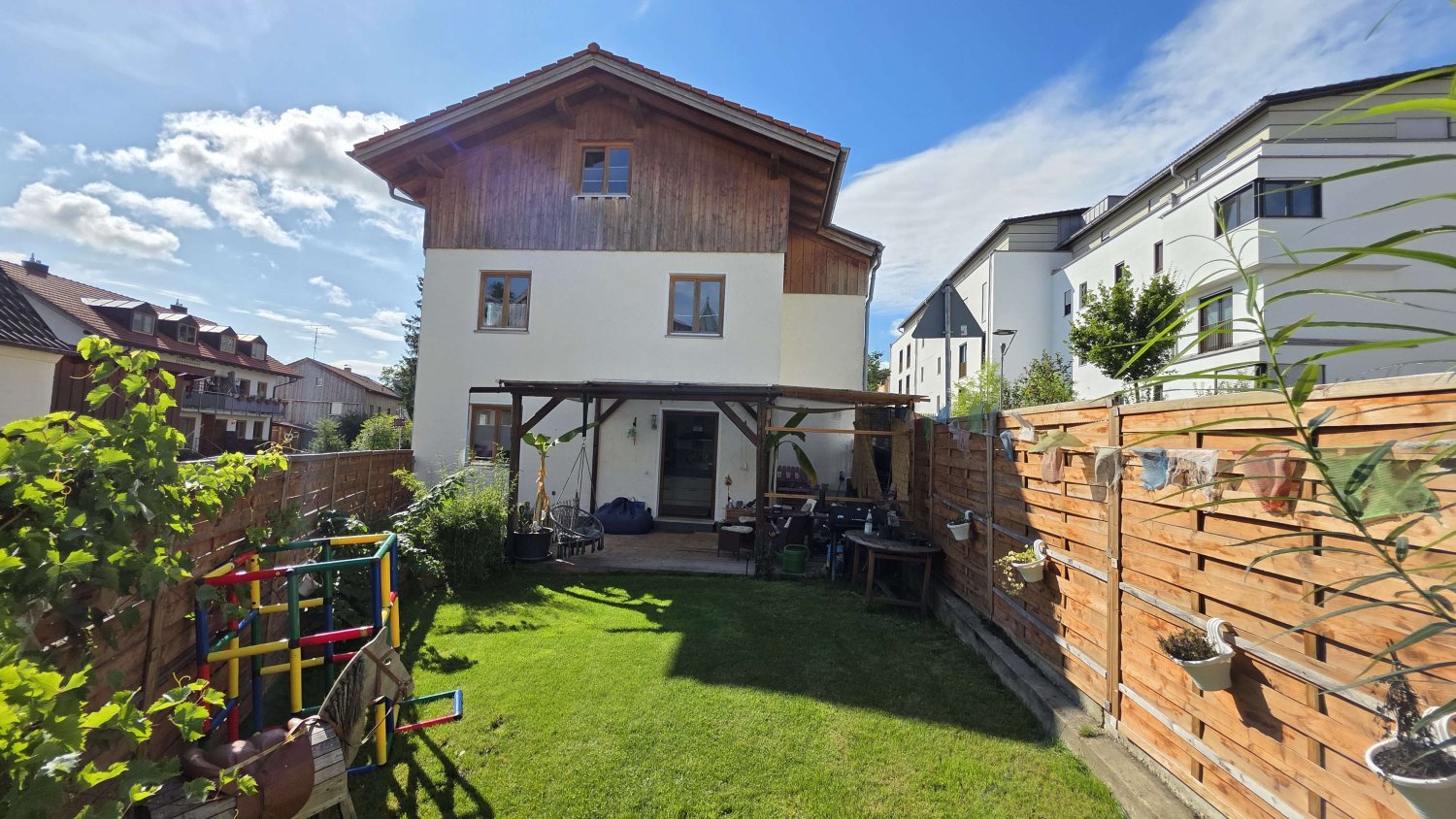 Таунхаус с 6 комнатами в Ebersberg, Германия № 228341