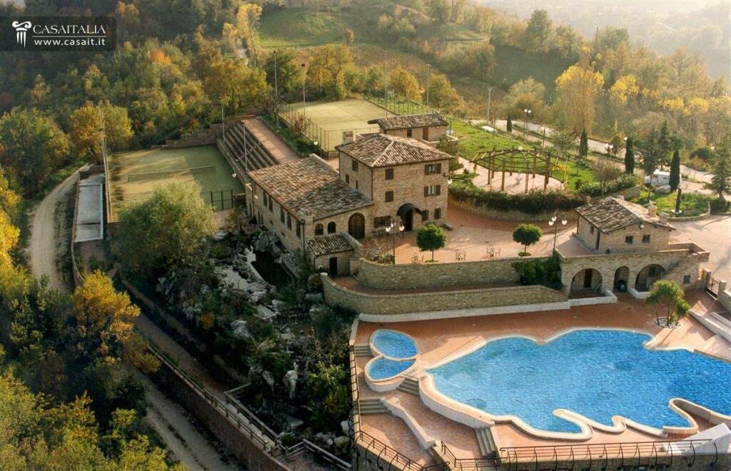 46 Schlafzimmer Hotel in Sarnano, Italy, Nr. 81737