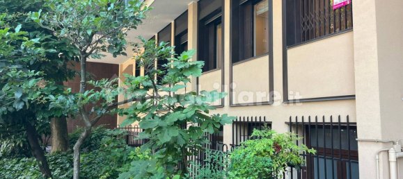 2 bedrooms Apartment in Milan, Italy No. 248884 5
