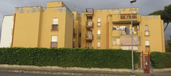 4 rooms Apartment in Latina, Italy No. 98650 2