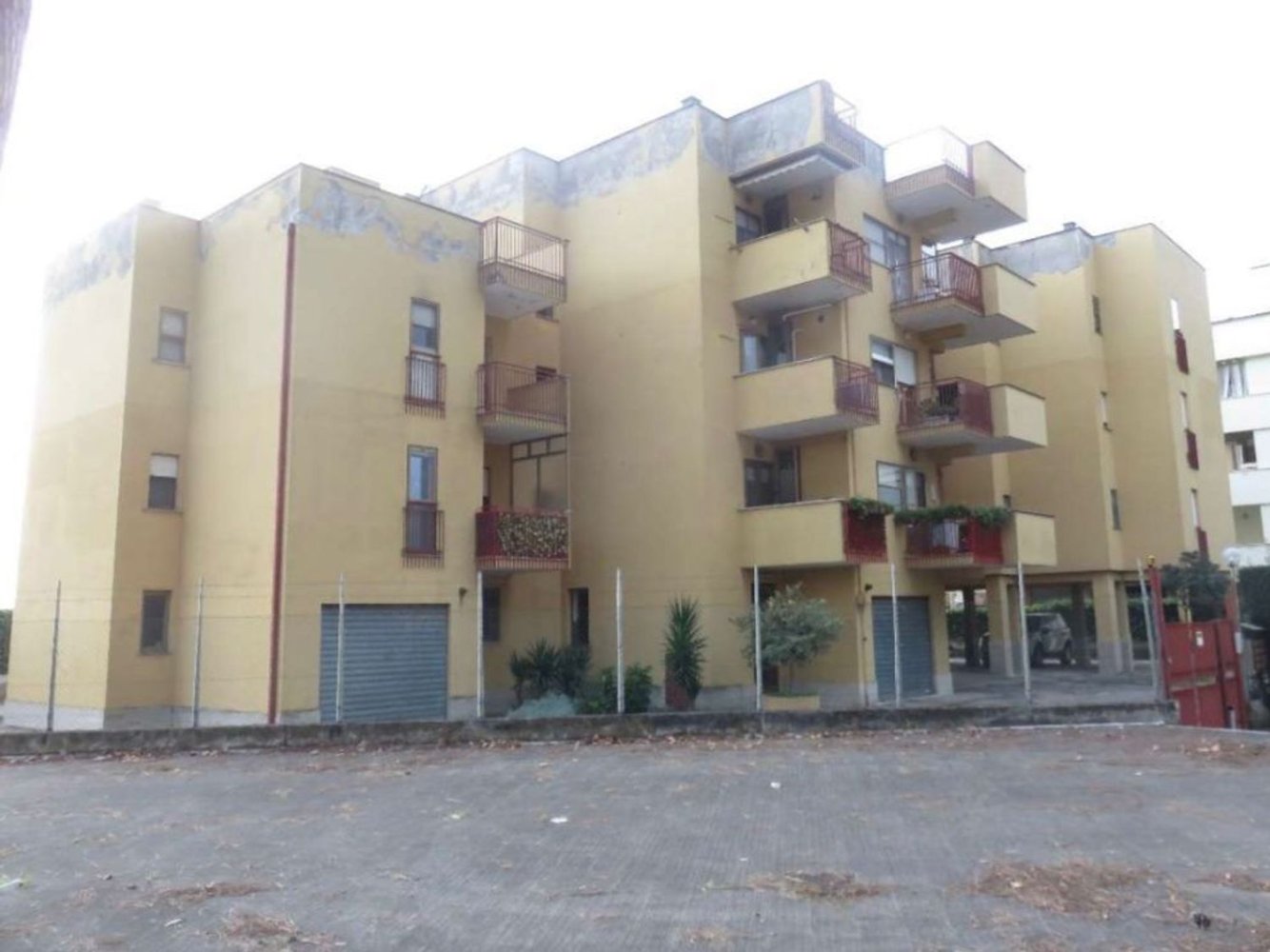 4 rooms Apartment in Latina, Italy No. 98650