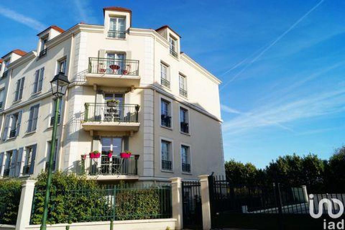 Apartamento com 3 quartos em condomínio em Vaujours, France N.º 34984