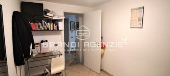 3 bedrooms Apartment in Parma, Italy No. 340487 8