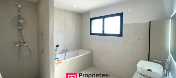 Casa de 3 dormitorios en Le Thuit, France No. 361559 12