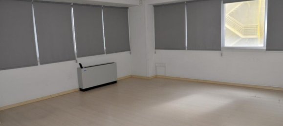 200m² Commercial property in Nicosia, Cyprus No. 24710 8