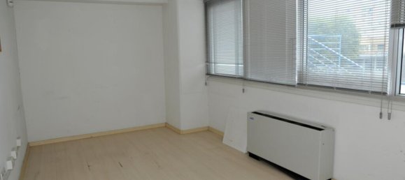 200m² Commercial property in Nicosia, Cyprus No. 24710 3