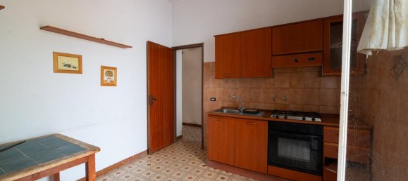 Дом с 5 комнатами в Виттория, Италия № 37283 21