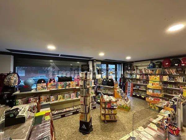 Propiedad comercial de 2 habitaciónes en Rome, Italy No. 350768