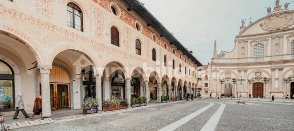 Edificio de 5 habitaciónes en Vigevano, Italy No. 351360 2