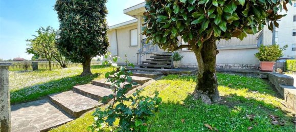 6غرفة منزل في Novi di Modena, Italy رقم 59990 2