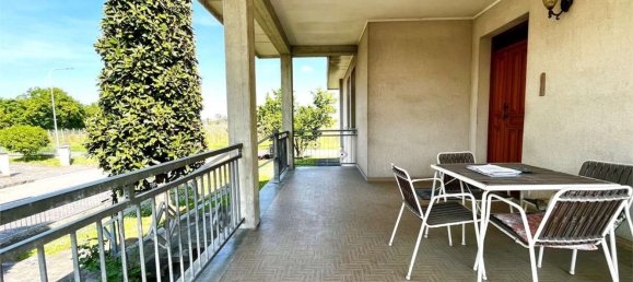 6غرفة منزل في Novi di Modena, Italy رقم 59990 5