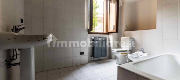 Дом с 5 спальнями в Альсерио, Италия № 115632 19