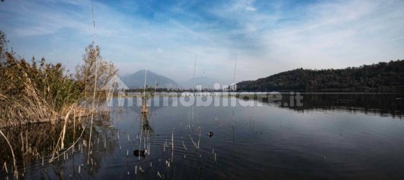 Дом с 5 спальнями в Альсерио, Италия № 115632 44