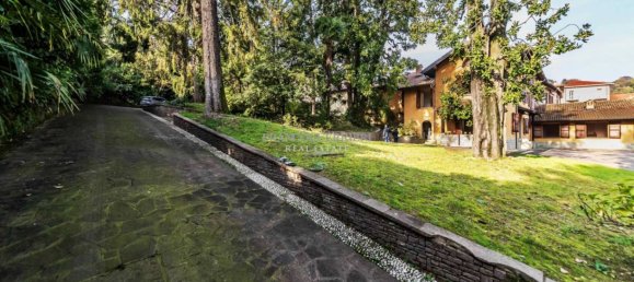 Дом с 5 спальнями в Альсерио, Италия № 115632 28