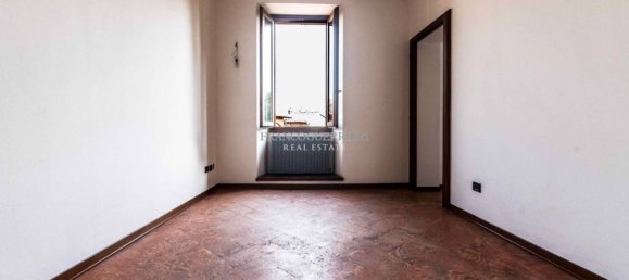 Дом с 5 спальнями в Альсерио, Италия № 115632 14