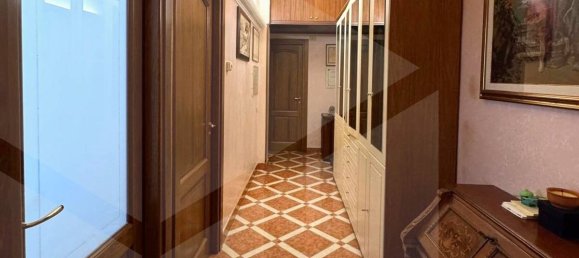 4-Zimmer Wohnung in Rome, Italy, Nr. 23673 11