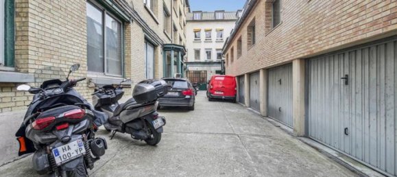 227m² Office in Paris, France No. 282249 3