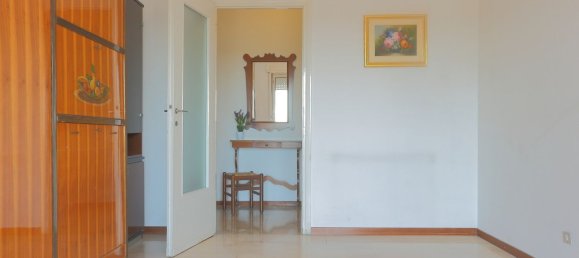 2 rooms Apartment in Limbiate, Italy No. 334541 3