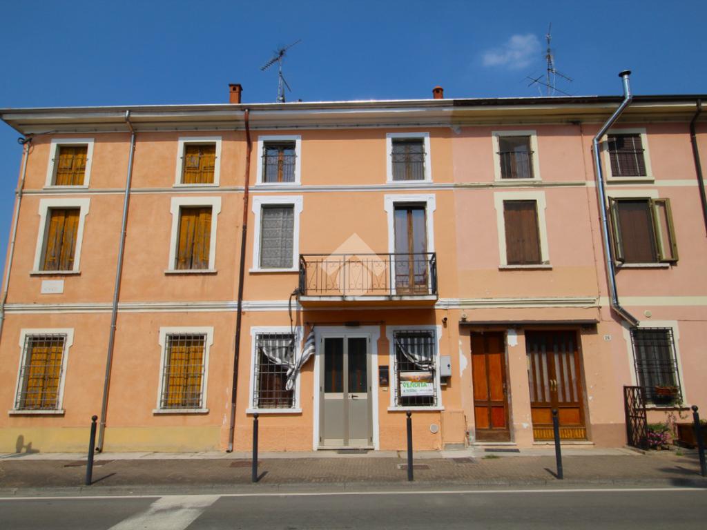 2 chambres Maison à Pegognaga, Italy No. 366520