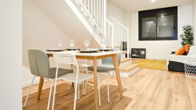 3 غرف نوم شقة في Cornella De Llobregat, Spain رقم 81513